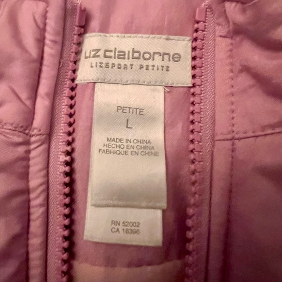 Liz Claiborne- Petite L Puffer Vest- NEVER WORN - Picture 2 of 2